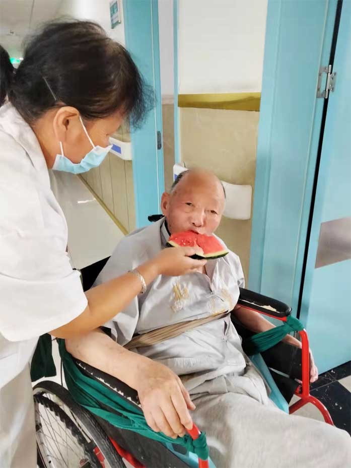 夏天怎么能少得了西瓜的陪伴